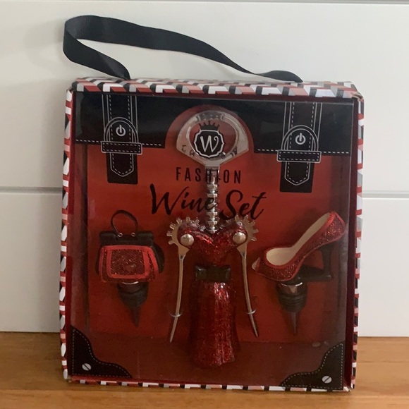 Other - Fashion Wine Set. Never been opened